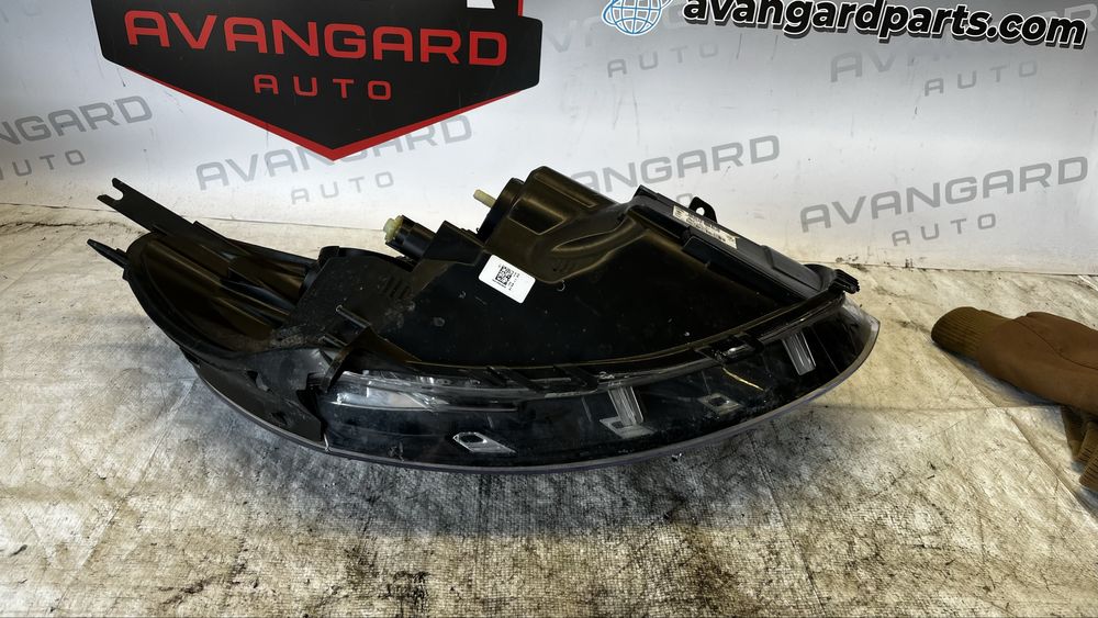 Renault Clio 4 ляв фар