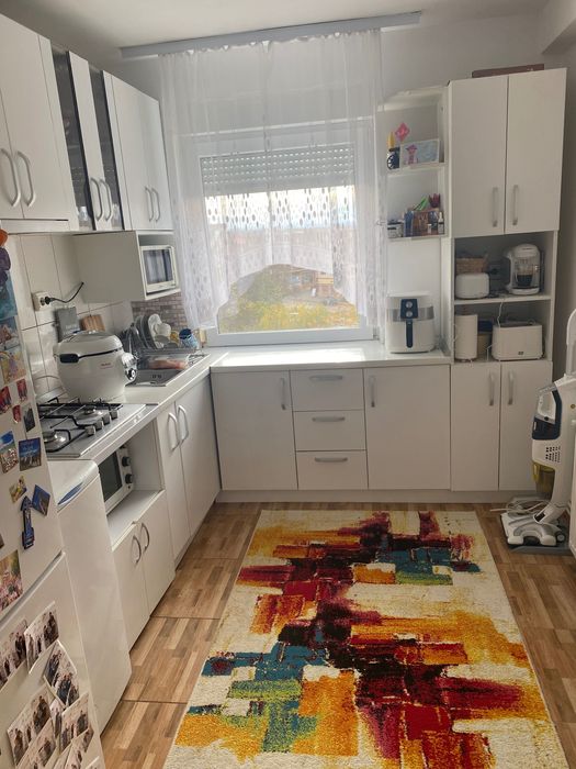 Apartament cu 3 camere decomadat