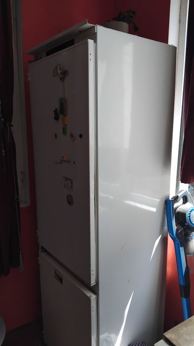 Продават се : за вграждане- фурна с вентилатор smeg, хладилник с фризер и електронен дисплей , миялна bosch инокс 60 см. Продават се накуп.