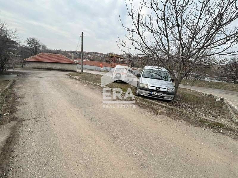 Атрактивен парцел