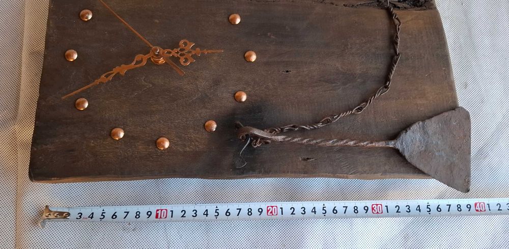 Стенен Часовник Старо Дърво с Огрибка-Арт Акцент с Характер