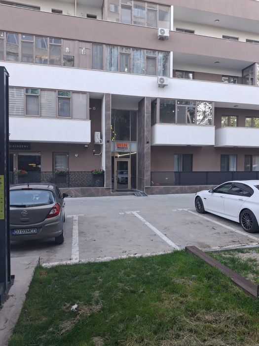 Proprietar închiriez apartament cu 2 camere  în bloc nou(Win rezident brazdă)