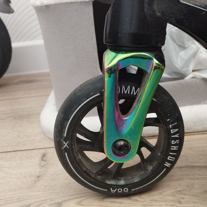 Срочно Продам профессиональный трюковой самокат