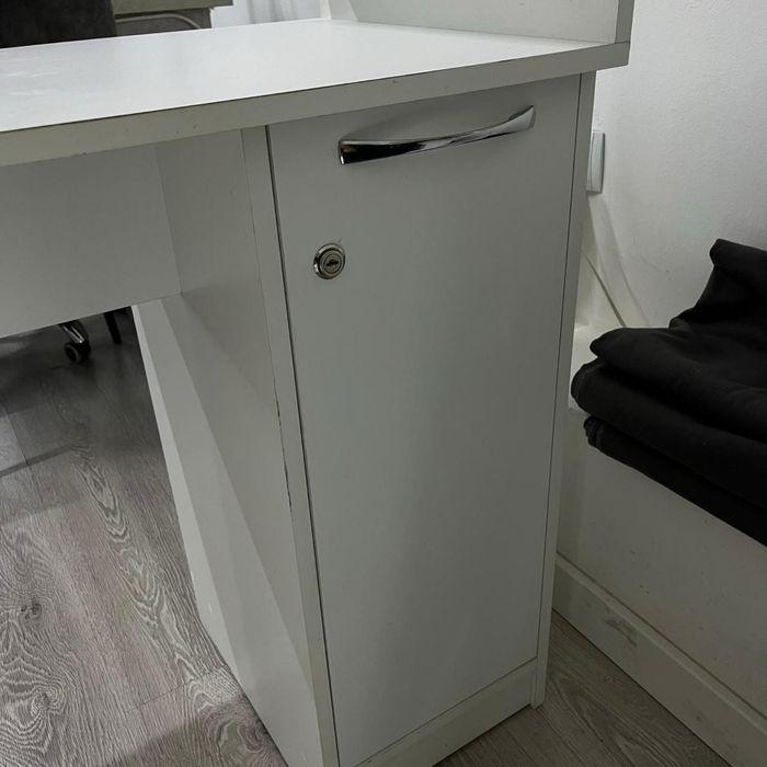 Стол для маникюра