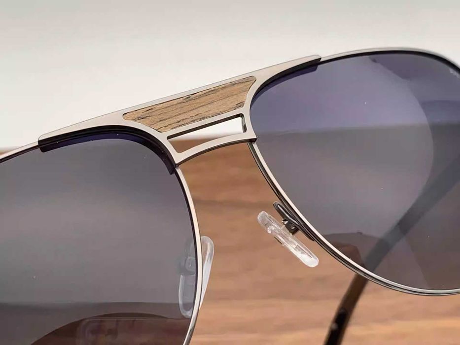 Солнцезащитные очки.