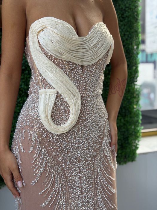Rochie nude / alb cu perle și pietre lungă + mănuși