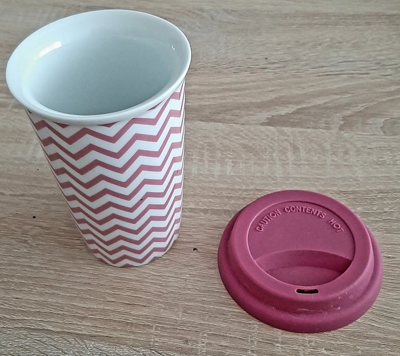 Ретро ,ръчно мулти ренде и порцеланова каничка  от 80-те год