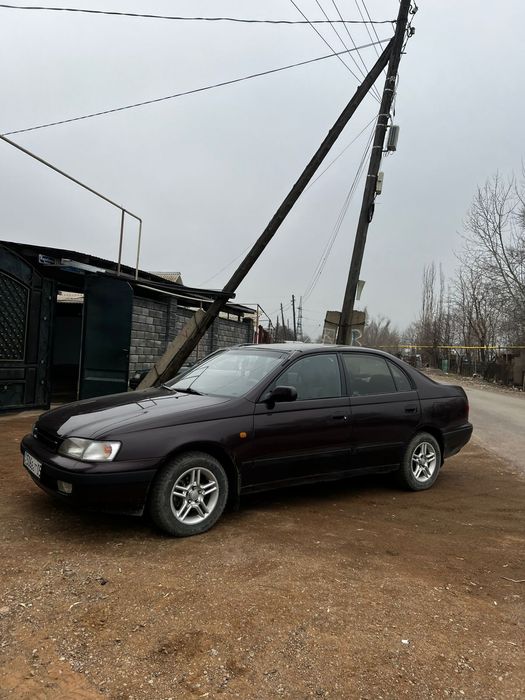 Продам Тойота Карина е