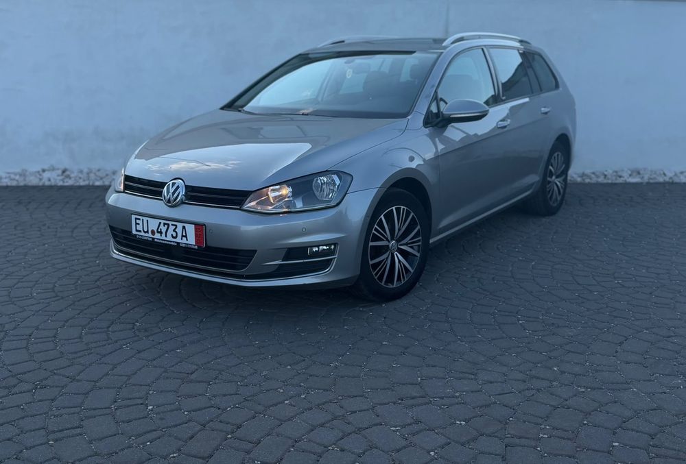 Volkswagen Golf 7 highline 1.6 diesel automat 110 cp dsg  distronic pachet All star