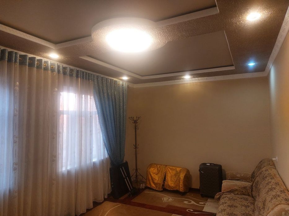 Uy sotiladi. NarxiI  28.000 $