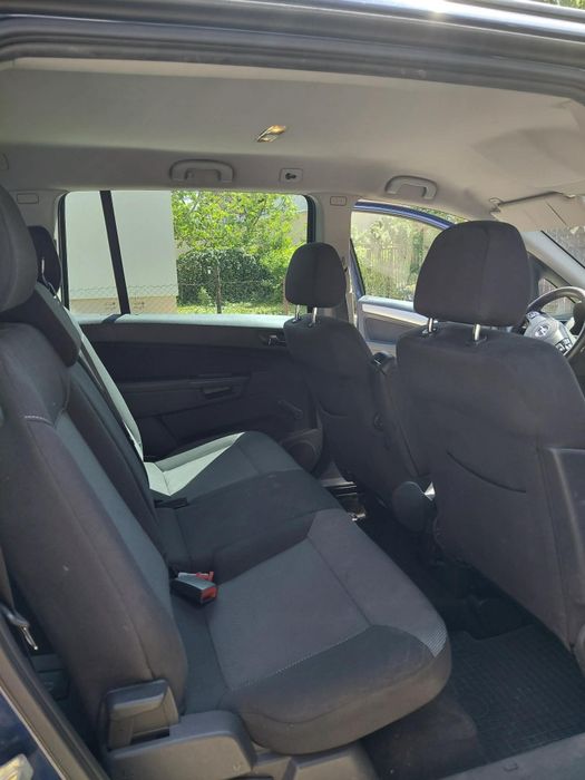 De vânzare Opel Zafira 1.7 cdti,anul fabricației 2010,stare buna ,unic proprietar  in Romania preț 2400 euro!