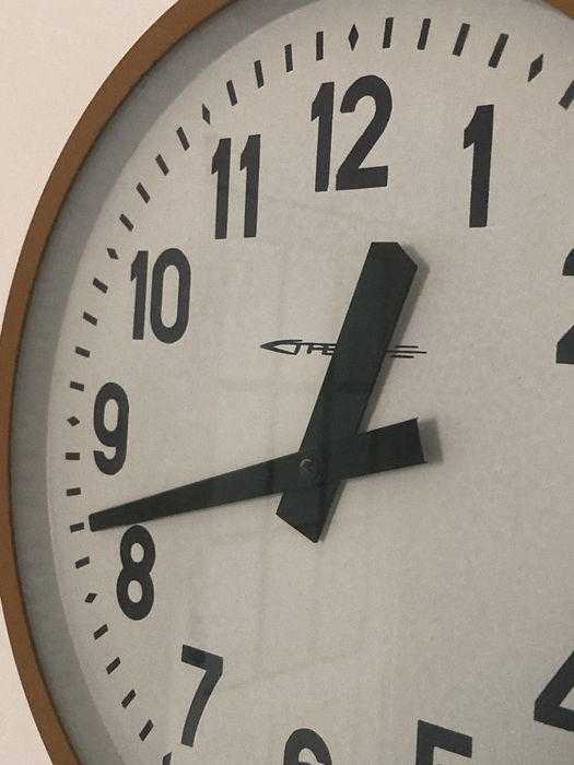 Индустриален гаров стенен часовник