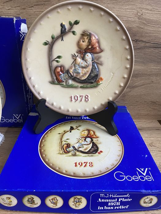 Порцеланови чинии за стена