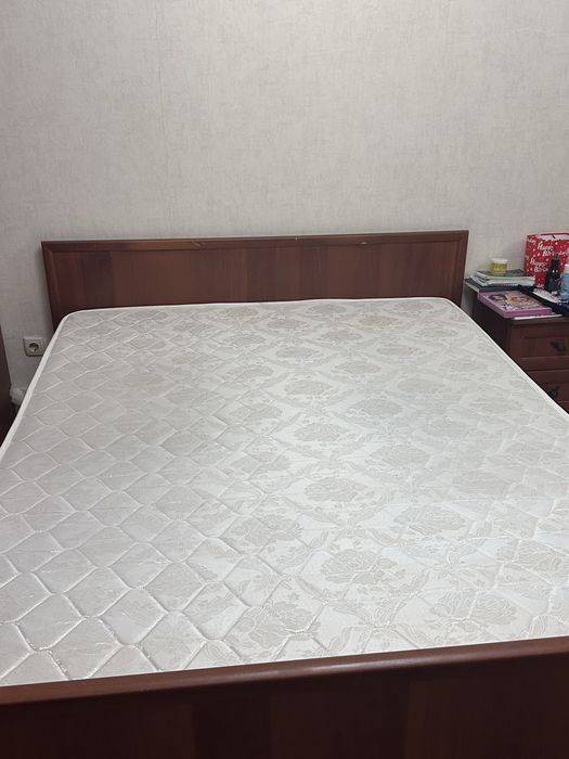 Продам б/у кровать