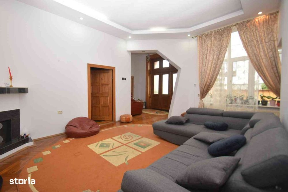 Casa central de inchiriat central locuri de parcare