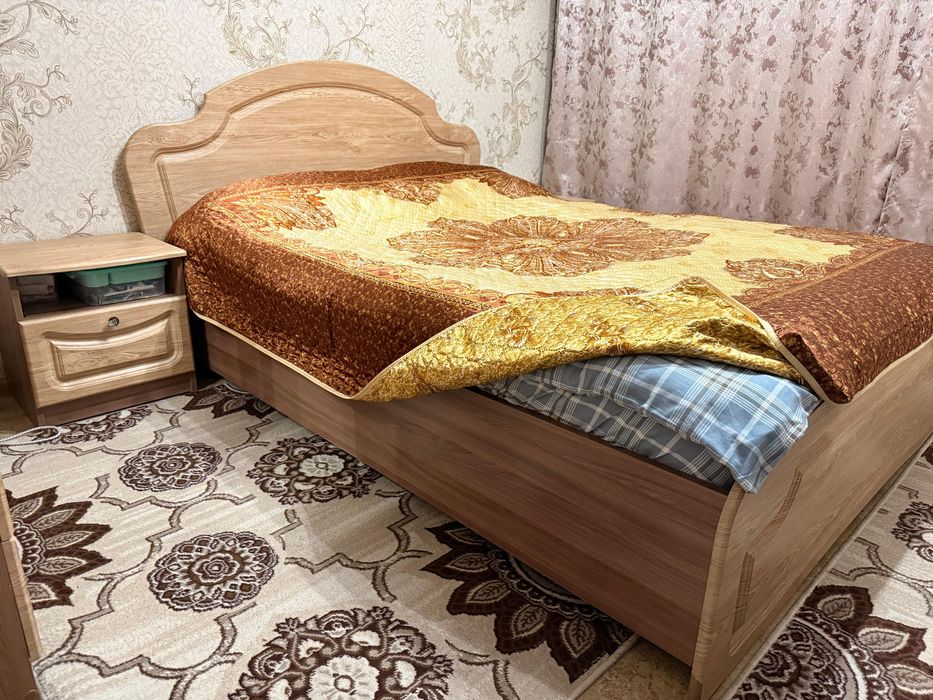 Двуспальная кровать