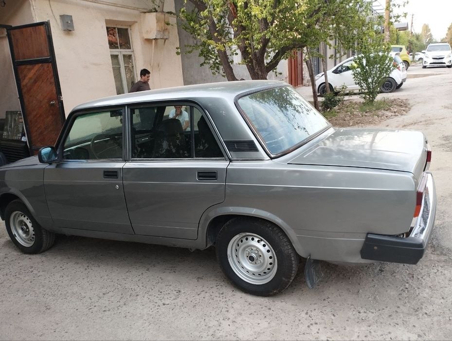 Ваз 2107 сотилади