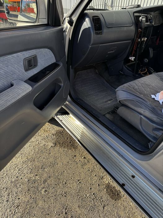 Продам Toyota Hilux Surf