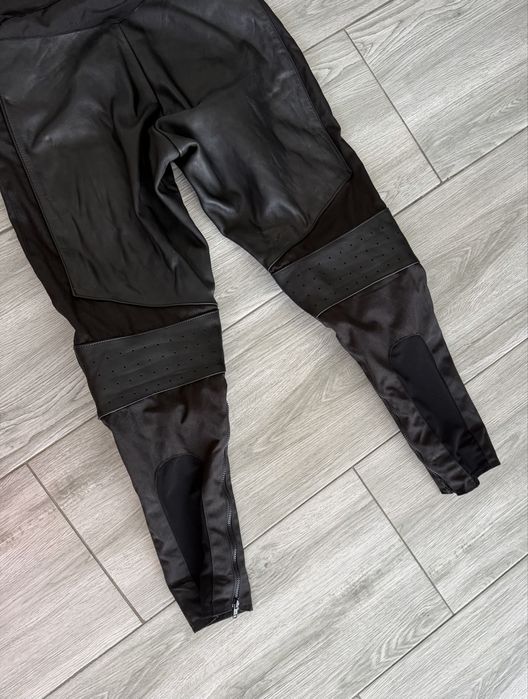 Pantaloni moto mărimea S piele și textil