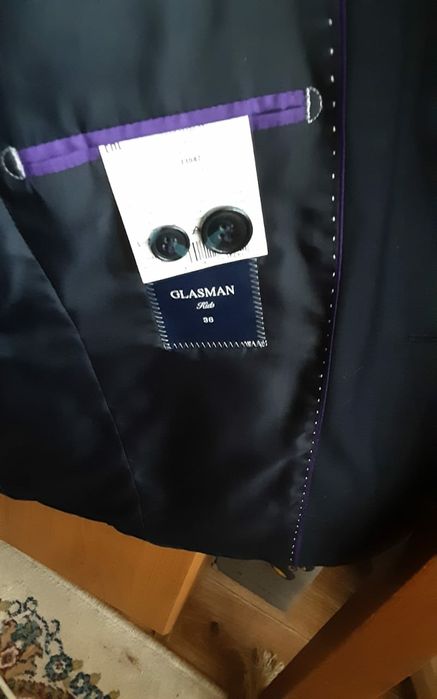 Продаю детский Костюм школьный