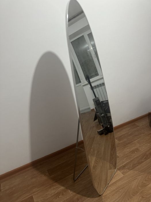 170 см, жақсы  күйде сақталған, уйге немесе киім дүкенге алуға болады.