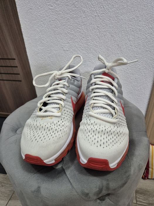 Vând adidasi Nike air max