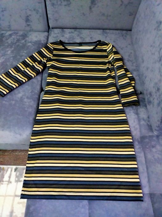 Продам женские платья