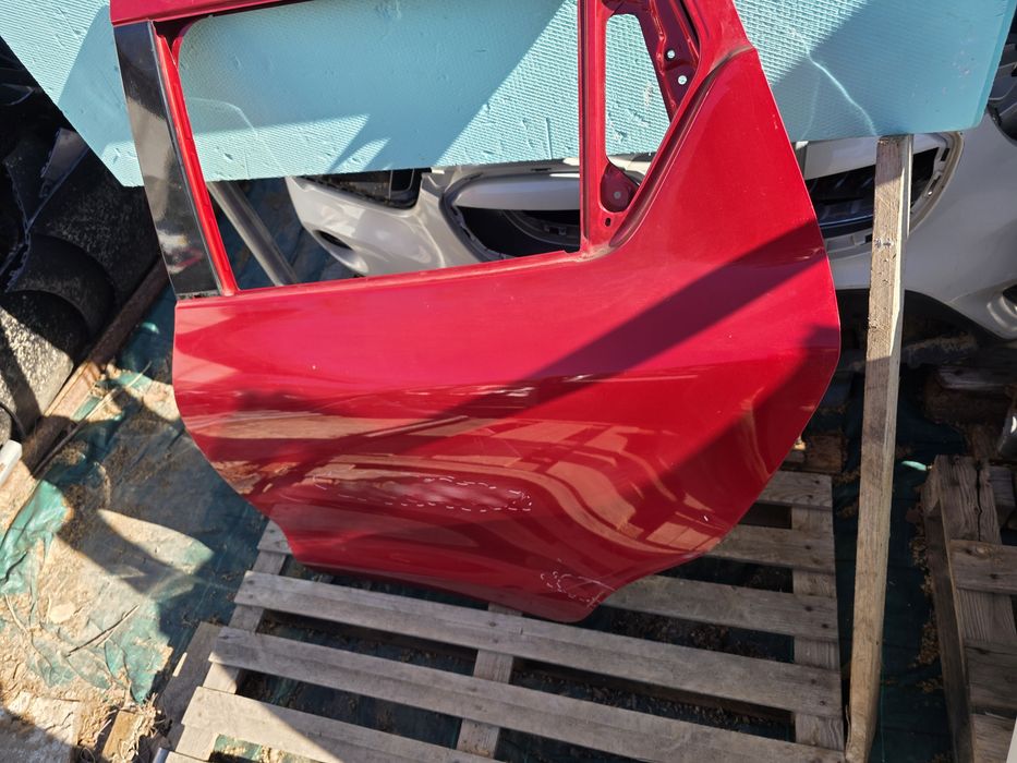 Suzuki Swift 17-24 задна лява врата