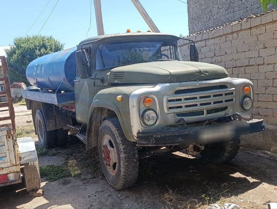 Зил водовоз сотилади