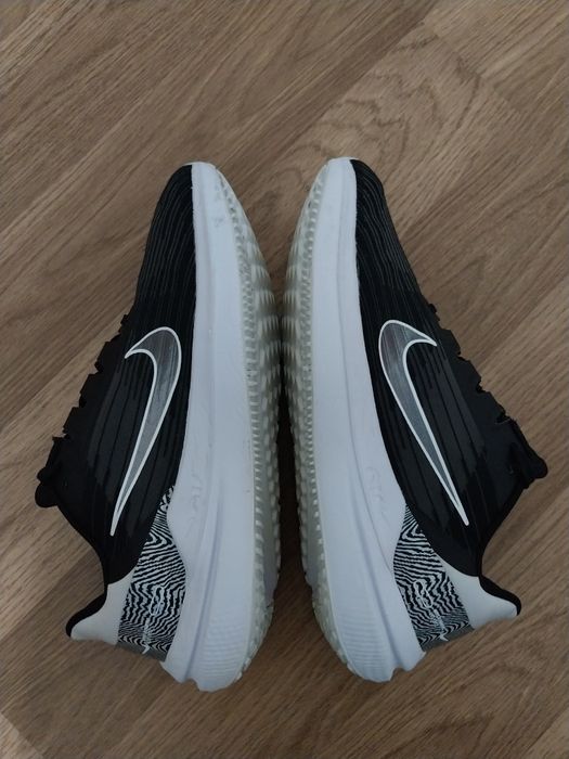 Adidasi originali Nike nr.42.5