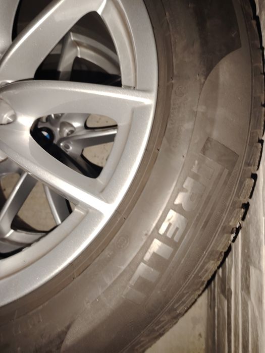 Roti BMW iarna 225.60 r18 pirelli