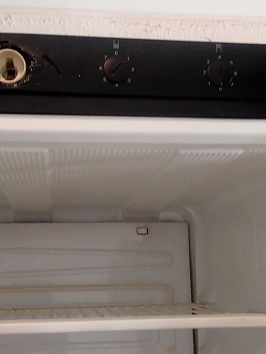 Хладилник с фризер два компресора