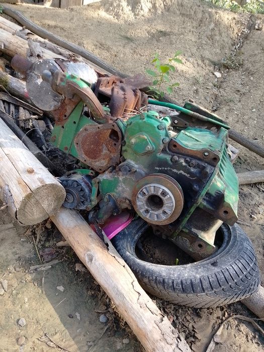 Vând motor John Deere complet