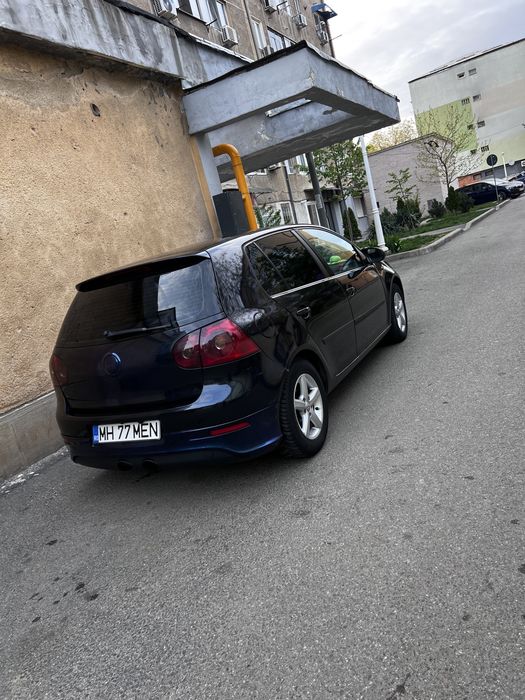 VW Golf 5 1.4 MPI 75 CP • 2005 • AC • Navigație • Cameră Marșarier