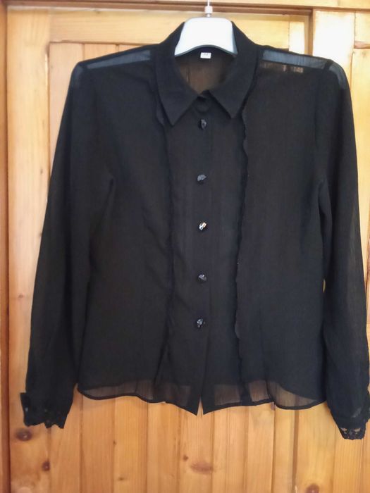 Bluza dama, cu volane pe fata si la maneci