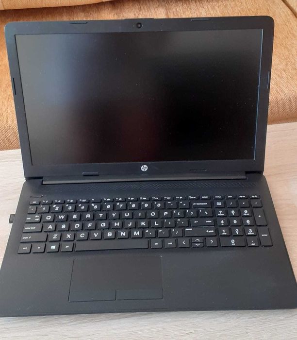Laptop HP 15-da2035nq, CPU i5, RAM 4 Gb, SSD 256 Gb, video Intel UHD