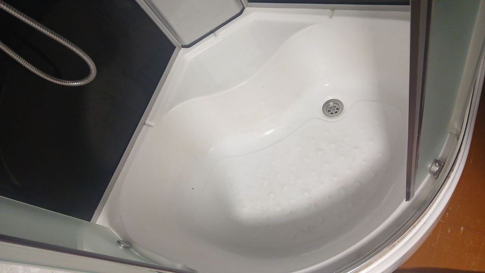 Dushovoy kabina xolati ideal yangi 6 oy qishda ishlatilgan