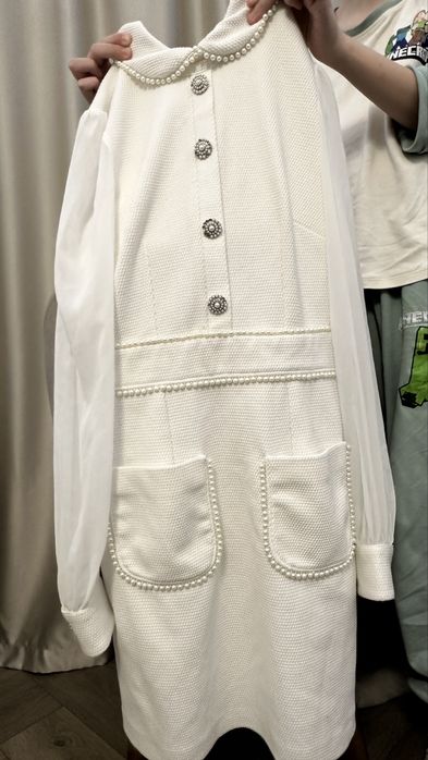 Белое мини платье