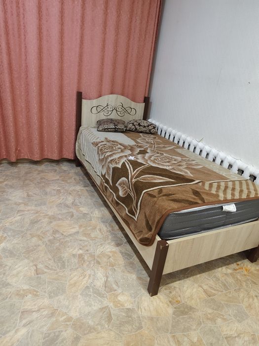 Продам 2   кроватии
