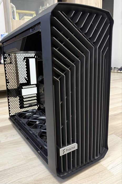 Carcasa Fractal Torent