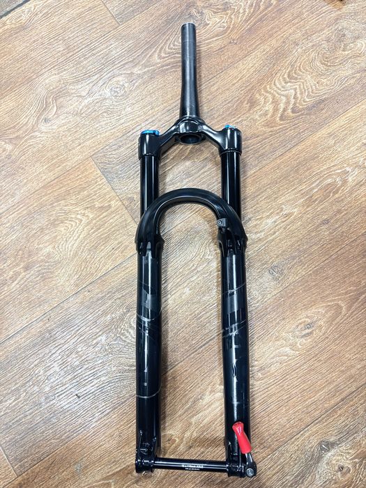 Furcă FOX 34 FLOAT Performance Grip 29", 140 mm