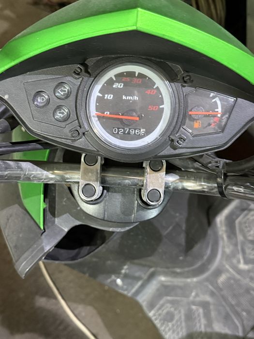 Скутер yaqi 150 кубов