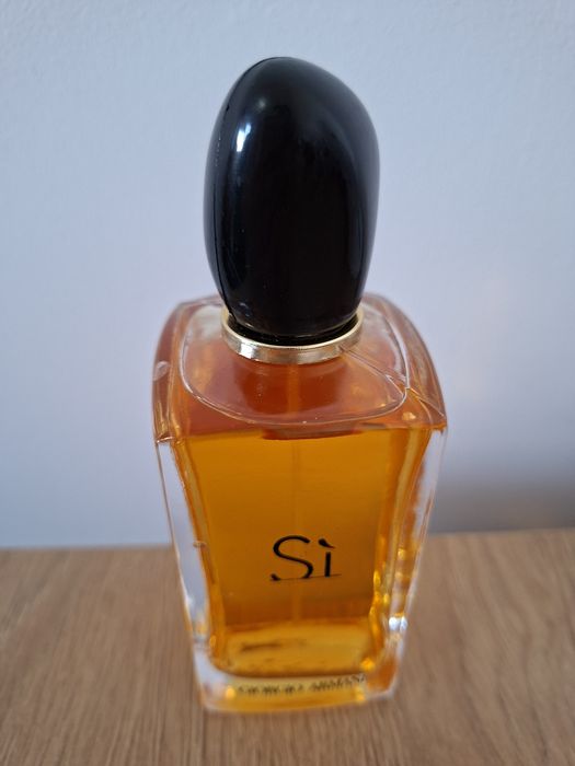 Giorgio Armani Sì parfum femei nou