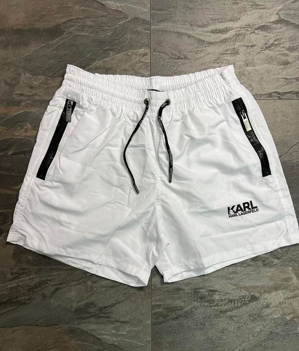 Стилни мъжки плажни шорти BURBERRY – комфорт и визия за лятото!