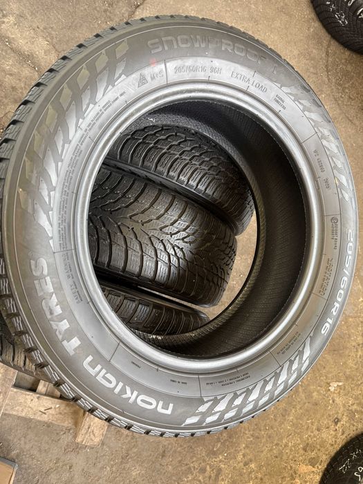 4x Anvelope iarna 205/60 R16 - Nokian Snowproof 1