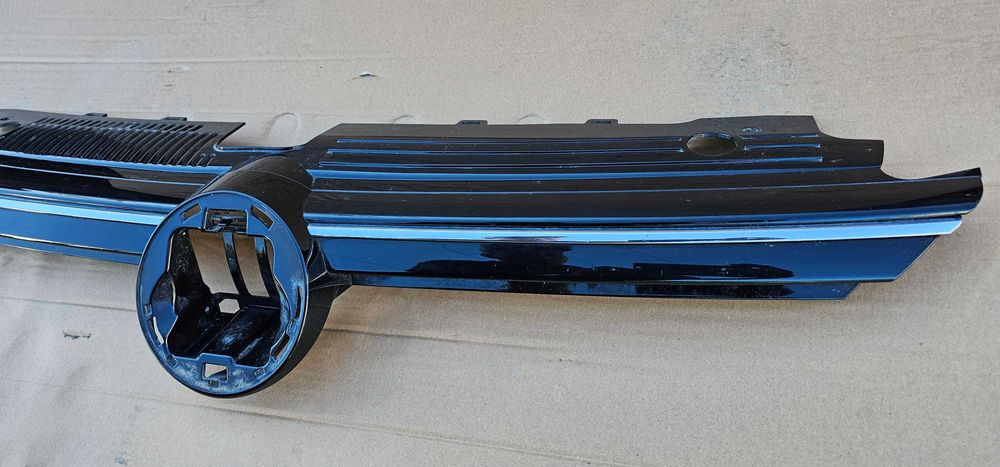 Grila radiator Vw Golf 8 2020 2021 2022 2023