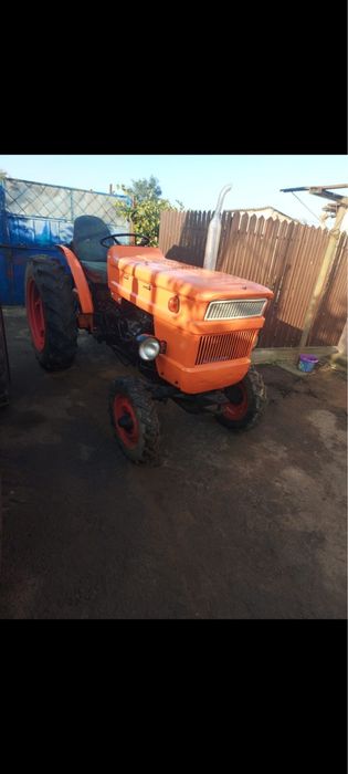 Tractor universal 445