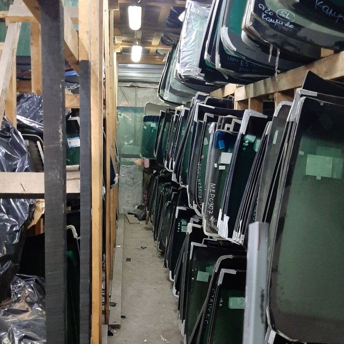 Автостекло и оптом и розница город Аркалык