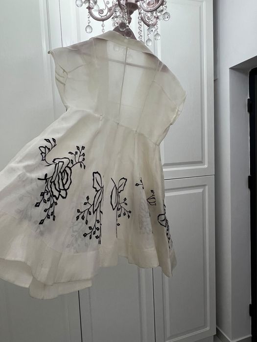 Vand rochie organza cu broderie