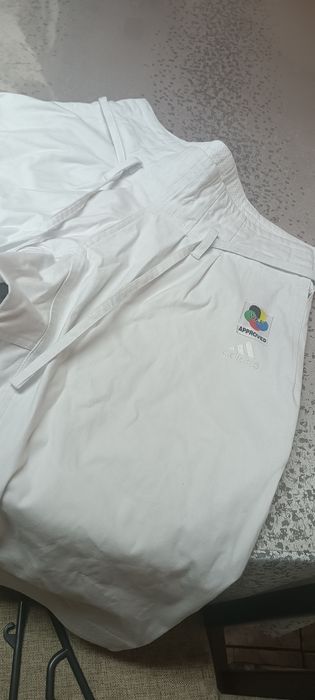 Kimono ADIDAS mărime 150 Regular fit